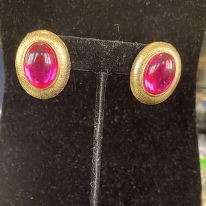 Oval Two Sisters earrings, gold tone with large pink stones